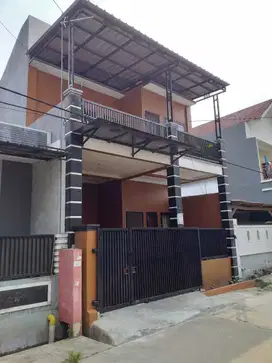 Rumah 2 lantai termurah di perumahan alamanda harapan indah