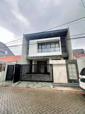Rumah Baru Gress Manyar Premium Mewah Megah Dekat UNTAG
