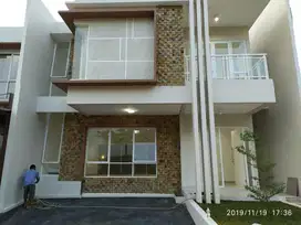 Dijual Rumah 2,5 Lantai di Green Poca Residence, Pamulang Nego
