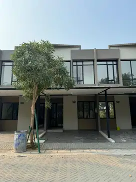 DIJUAL Rumah PIK2 uk 4.5X12.5 UNFURNISHED HARGA 1.3M