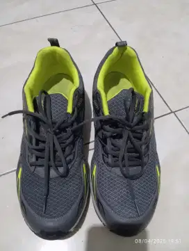 Sepatu spotec running Venture size 45