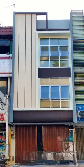 DIJUAL RUKO 3 LANTAI 6,6 M BOULEVARD RAYA