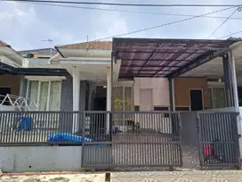 Jual rumah harga miring di Bukit Cimanggu City.