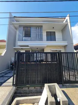 READY SIAP HUNI Rumah Manyar Kertoadi Bangunan Baru Gress