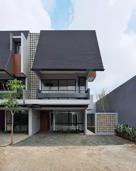 UNIT TERAKHIR! SIAP HUNI! POSISI HOOK! Rumah Mewah Di Cilandak