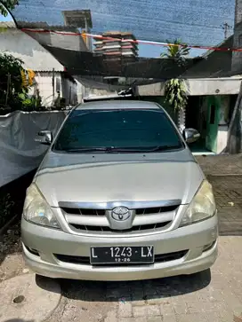 Kijang inova Bensin Matic 2009