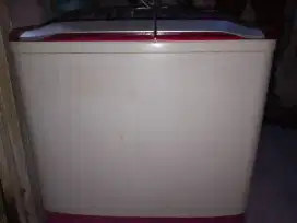 Mesin cuci merek aqua 8kg