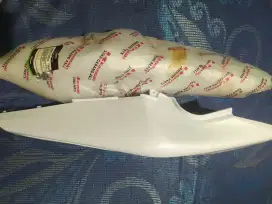 Body belakang ninja rr new warna putih original Kawasaki