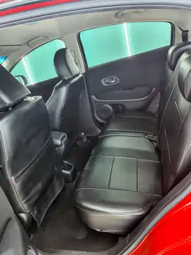 HONDA HRV 1.5 E Automatic Tahun 2016 Merah