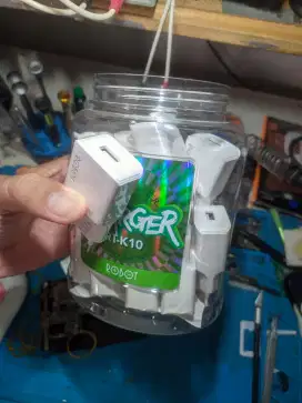 Adaptor Charger Robot