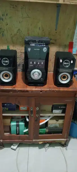 Dijual cepat speakers aktif merk Polytron