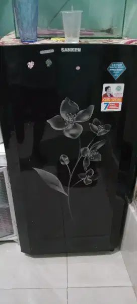 Dijual cepat kulkas 1 pintu merk Sanken