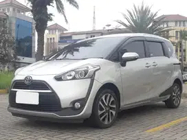 KM Rendah Toyota Sienta 1.5 V Bensin-MT 2016