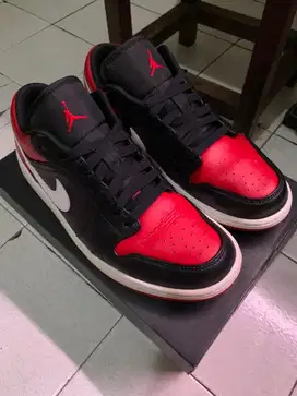 Sepatu Nike Air Jordan 1 Low Alternate Bred Toe