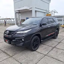 (TDP 49 JUTA) Toyota Fortuner VRZ TRD 2017, Istimewa.