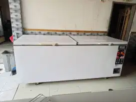 Freezer bok merek Gea kapasitas 1200 liter