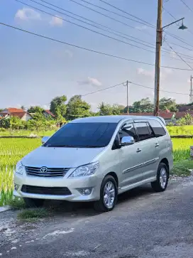 Di jual kijang innova diesel G matic 2012