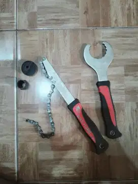 1 Set Kunci Crank dan Kunci Sproket Bekas untuk Sepeda