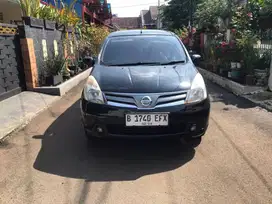 DIJUAL : NISSAN LIVINA .., MULUSS, JARANG DIPAKAI.