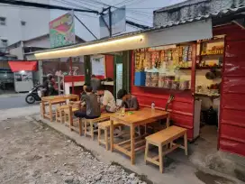 Penjaga Warkop indomie