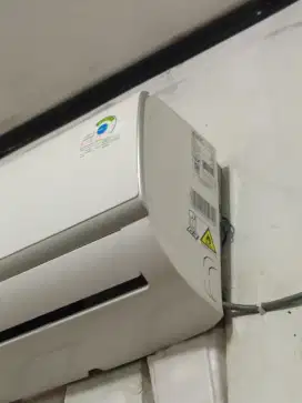 Ac 1/2 PK Merk SHARP (indoor saja) udah gak dingin kemungkinan bocor
