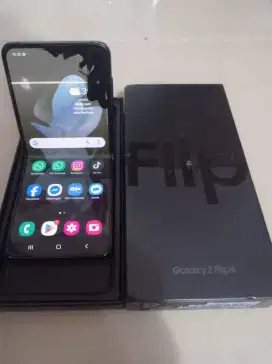 Samsung Z Flip4, Ram 8/256, Nfc (Hp pkin shri2,Orian,Minus Ky Dipoto)