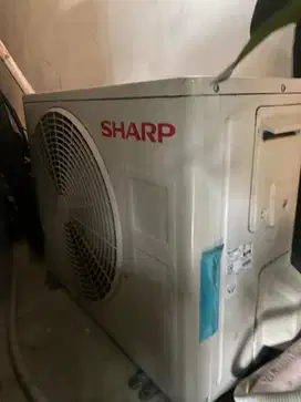 DIJUAL MURAH AC SHARP 1 PK kondisi masih mulus dari baru