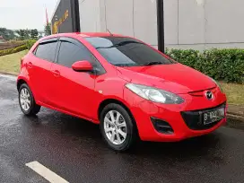 Mazda 2 merah 2012