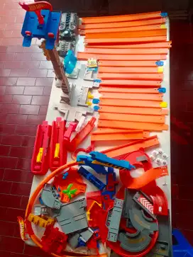 1 set track jalanan mainan Hotwheels ori
