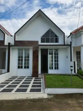 Rumah Dekat Stadion Pakansari dan Cibinong City Mall