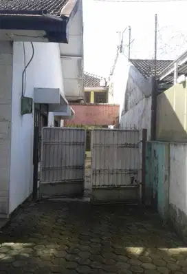 Dijual Rumah Eks Sekolah TK Di Sayap Pelajar Pejuang