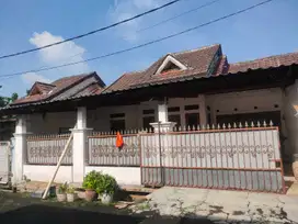 DIJUAL RUMAH SRATEGIS DI MUSTIKA JAYA  BEKASI TIMUR