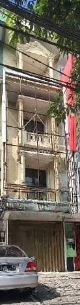 Dijual Ruko 4 lantai strategis di Diponegoro