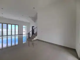 DIJUAL RUMAH PIK 2 UKURAN 10X25 2.5 LT SIAP HUNI VIEW DANAU BEST PRICE
