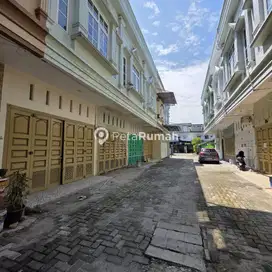DISEWA TOWNHOUSE JALAN BILAL KOMPLEK INDAH REGENCY - DAERAH KRAKATAU