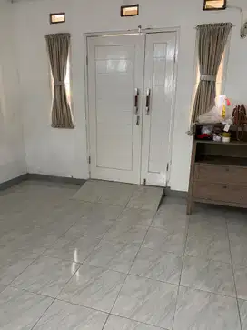 Disewakan Rumah Pribadi 2 Kamar Tidur Cocok untuk Hunian.