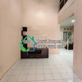 DISEWAKAN VILLA KOMP CEMARA ASRI JLN DUKU