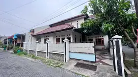 Rumah 2 Lt posisi Hook hadap Timur di Plamongan Indah Jl. Kelapa Sawit