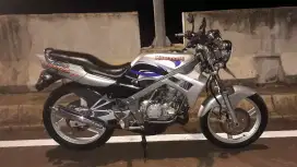 KAWASAKI NINJA R KIS TAHUN 2000 WARNA SILVER  ( BUILD UP THAILAND)