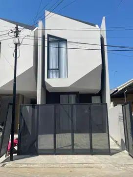 Rumah Baru Furnish Sutorejo Utara Surabaya
