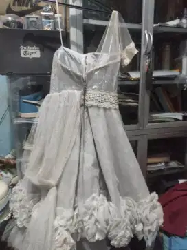 Baju gaun anak untuk pesta
