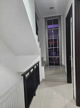 Dijual Cepat Rumah Ready Huni Cluster Arcadia PIK 2