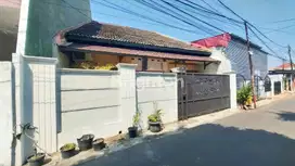 Rumah 2 Lantai Strategis di Menteng Dalam Tebet Harga Terjangkau