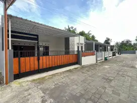 1 UNIT RUMAH SIAP HUNI 700JT-an 3KT DI MLATI DEKAT JL KEBON AGUNG