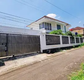Rumah mewah di Bukit Sari Semarang