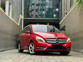 CASH Mercedes-Benz B200 Sport 2013 Low KM