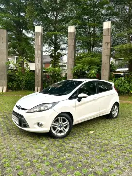 Ford Fiesta S (2012)