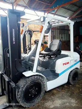 Forklift TCM 3 Ton,Tiang Fullfreelift,Matic,Isuzu C240,Tahun 2017