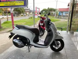 Di jual honda scoopy tahun 2022