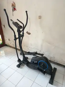 Alat olahraga crosstrainer berwyn